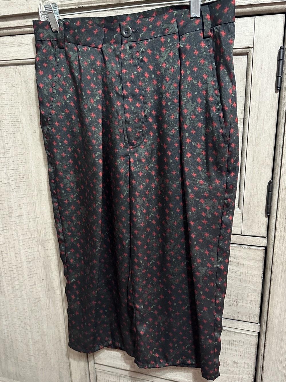 Gary Graham Women’s Straight-Leg Pants in Black with Red Motif - Picture 2 of 8